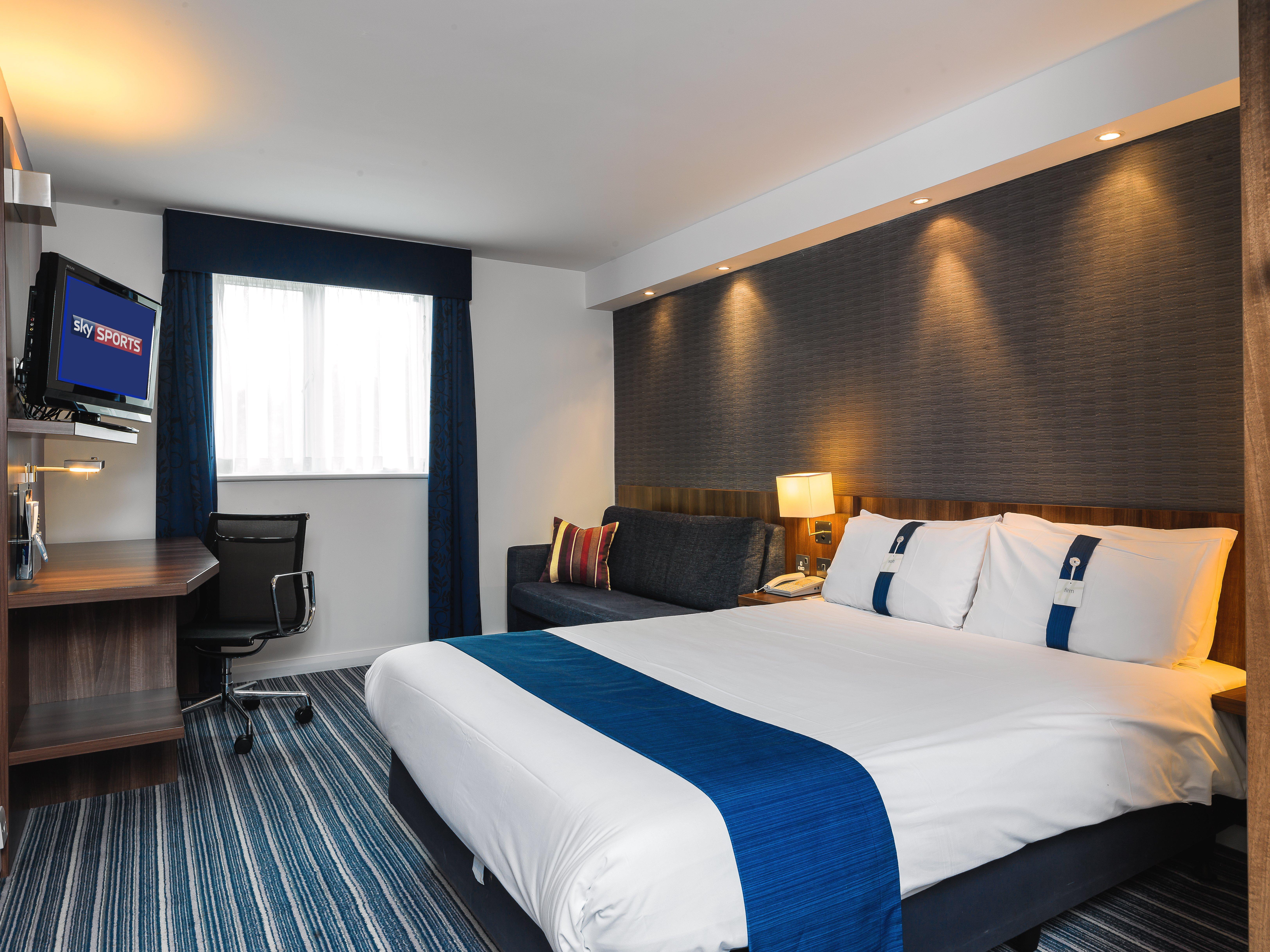 Holiday Inn Express London Gatwick Crawley, An Ihg Hotel Bagian luar foto