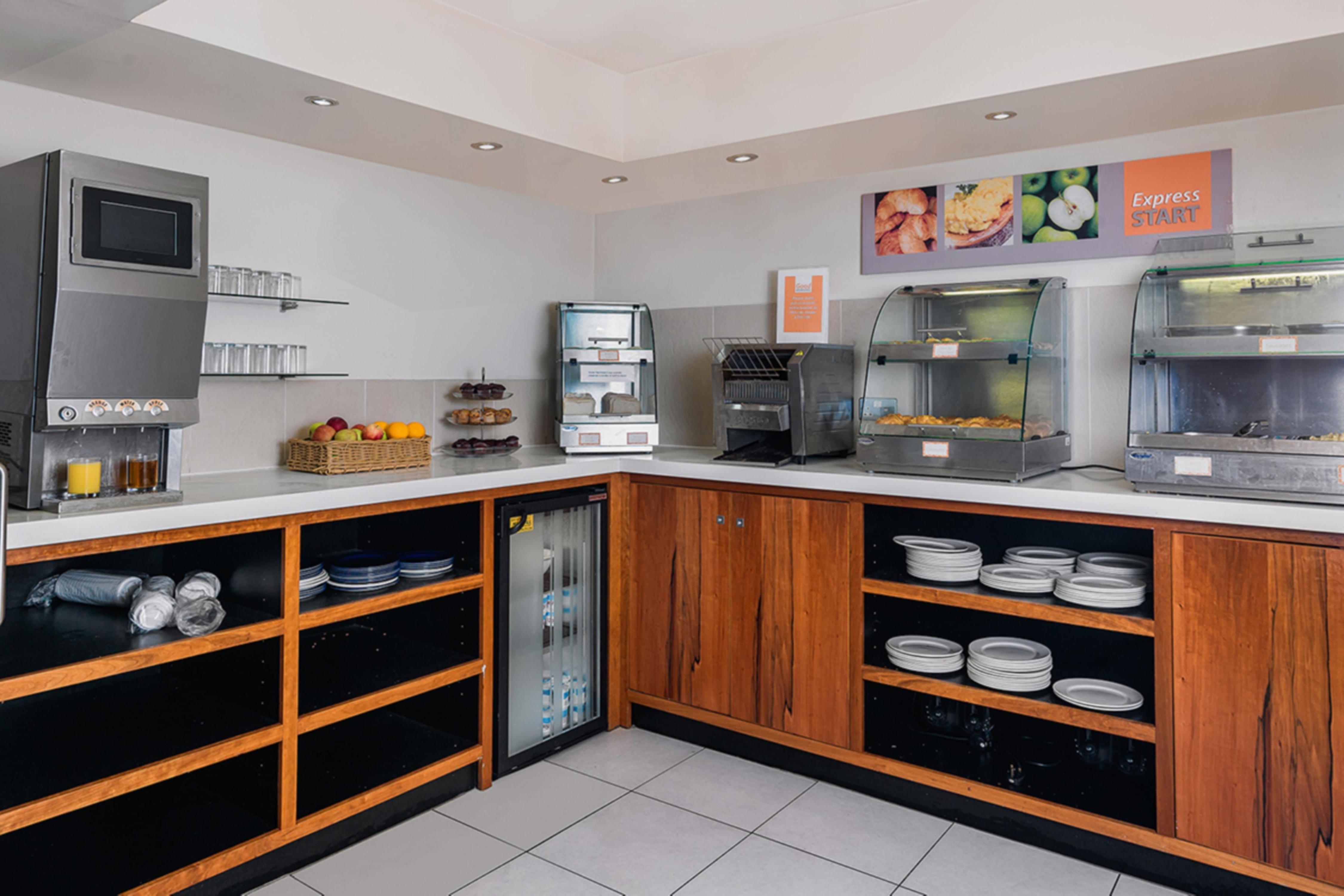 Holiday Inn Express London Gatwick Crawley, An Ihg Hotel Bagian luar foto