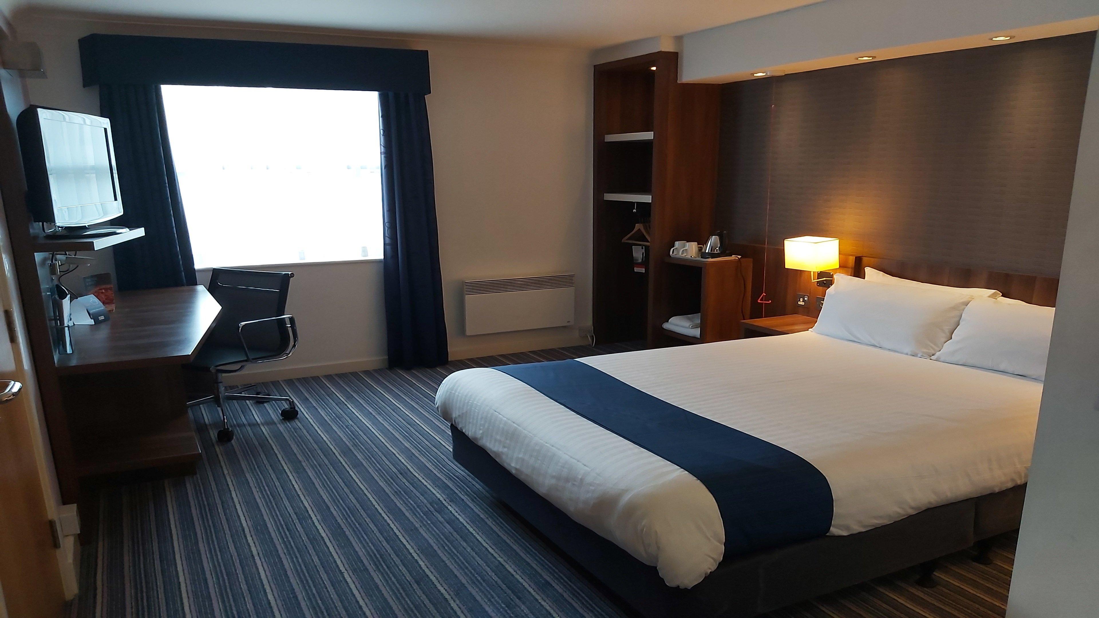 Holiday Inn Express London Gatwick Crawley, An Ihg Hotel Bagian luar foto