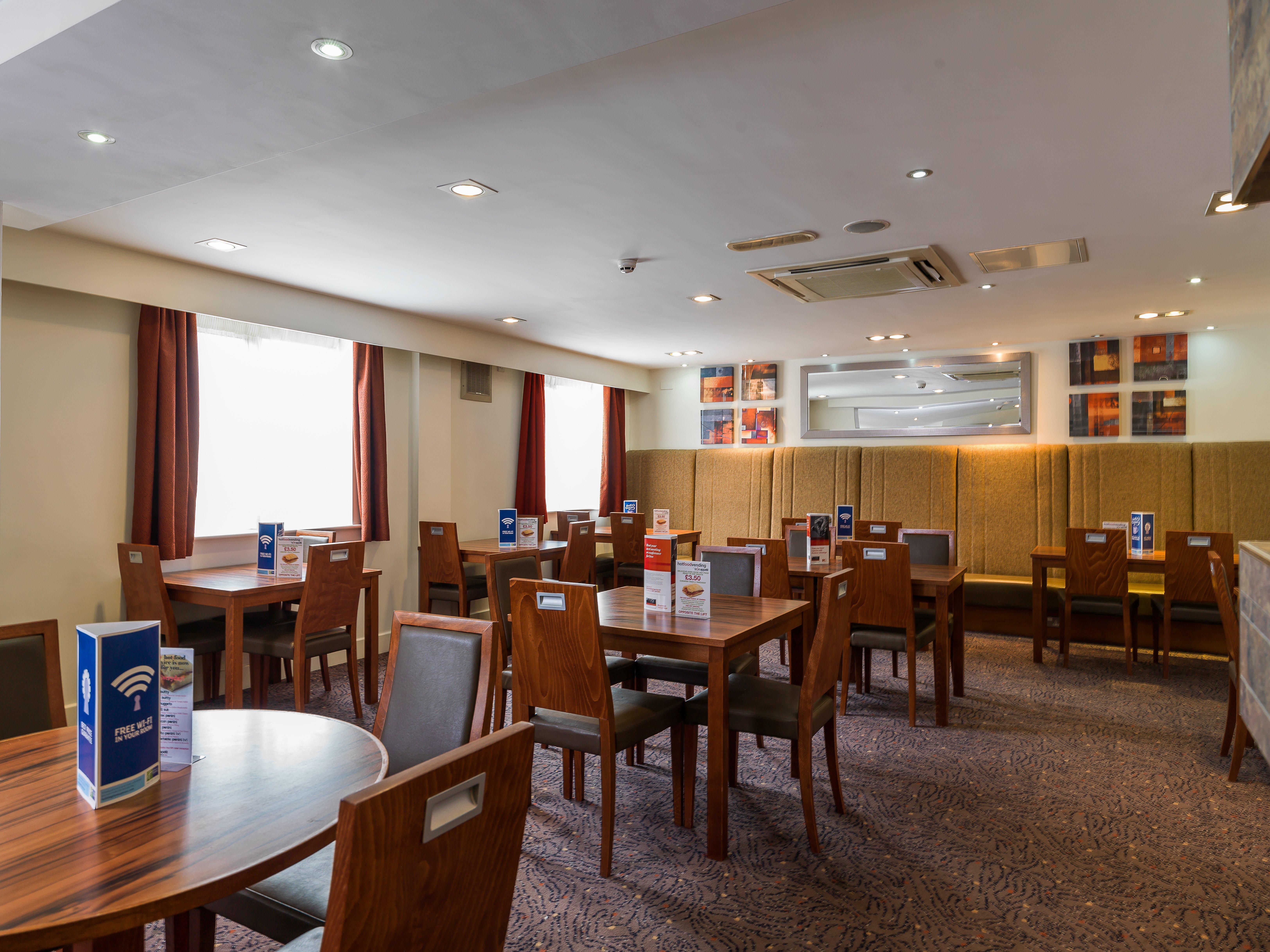 Holiday Inn Express London Gatwick Crawley, An Ihg Hotel Bagian luar foto