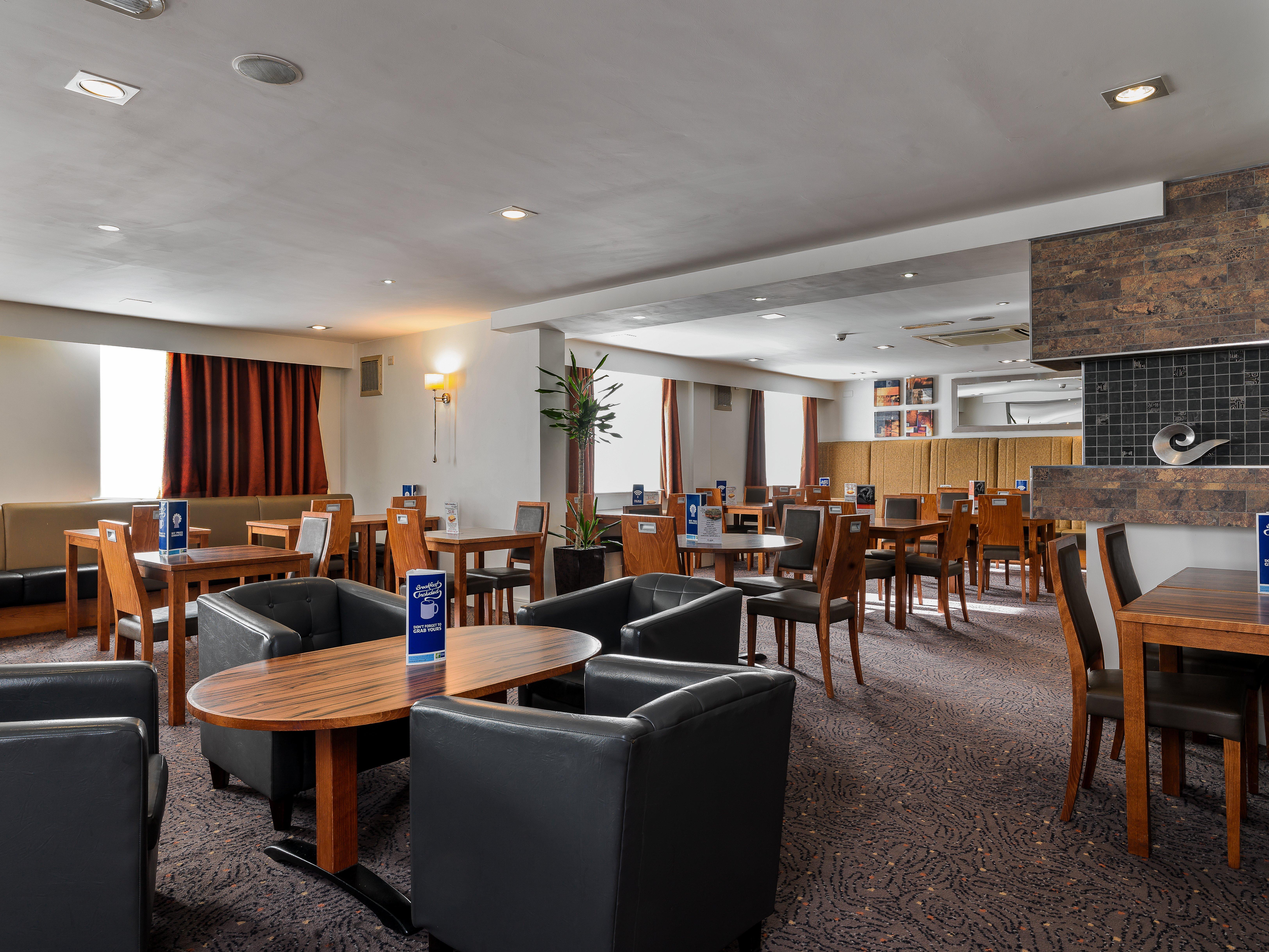 Holiday Inn Express London Gatwick Crawley, An Ihg Hotel Bagian luar foto